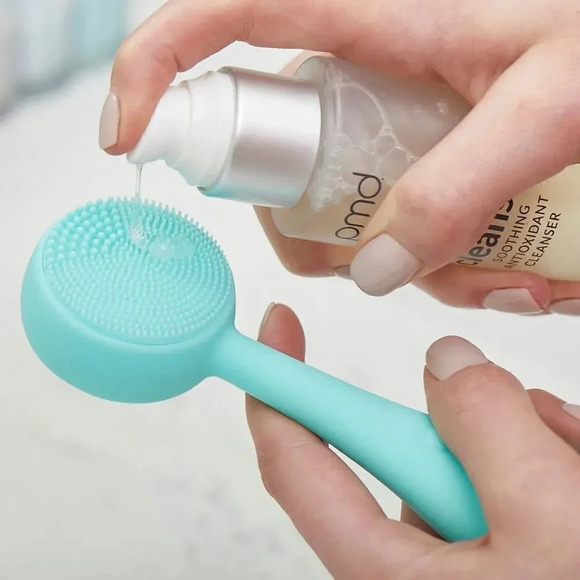 NIB! PMD Clean Smart Cleansing Facial Device in Teal - Picture 6 of 12